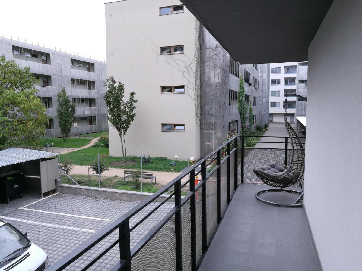 Bein Apartment With Parking Brno Esterno foto